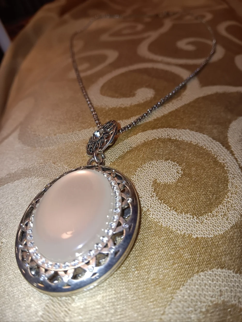 Silver necklace with pendant